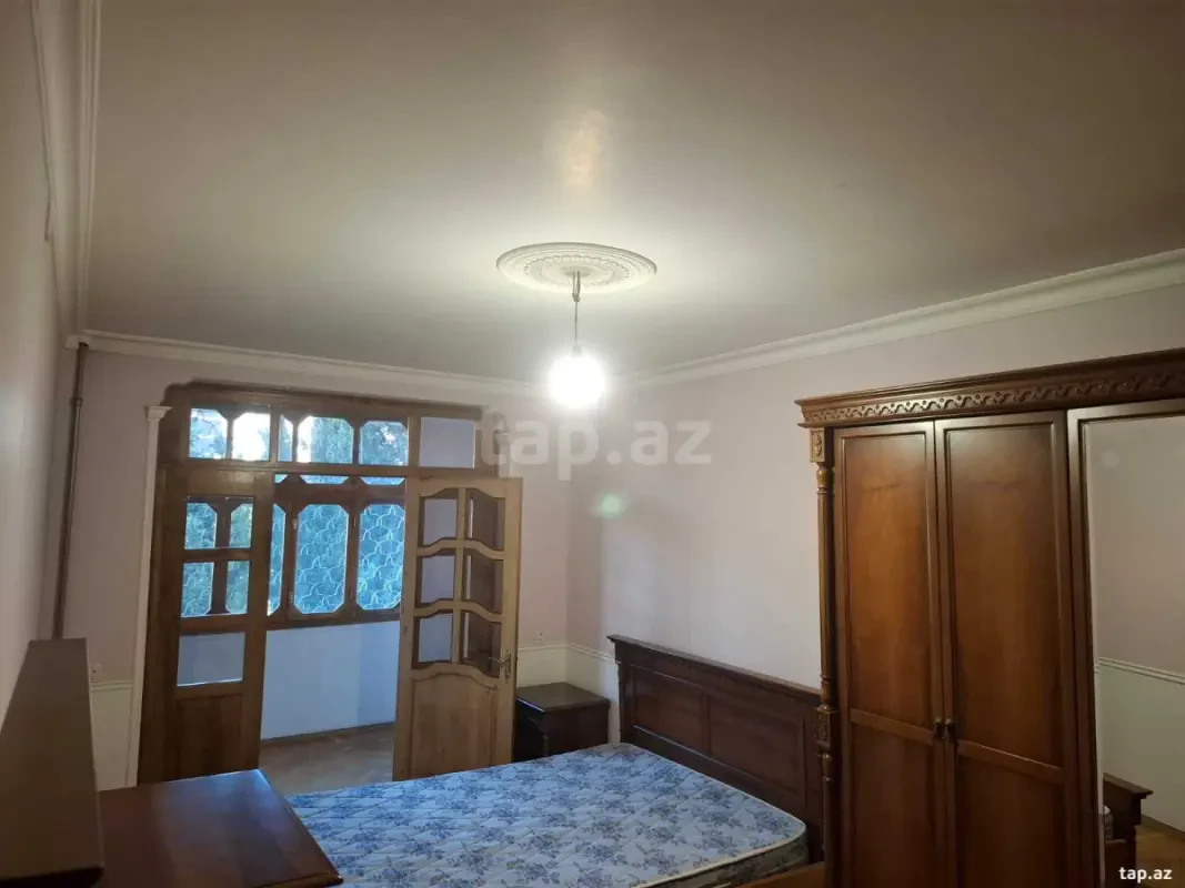 Kirayə verilir 4 otaqlı mənzil 105 m²