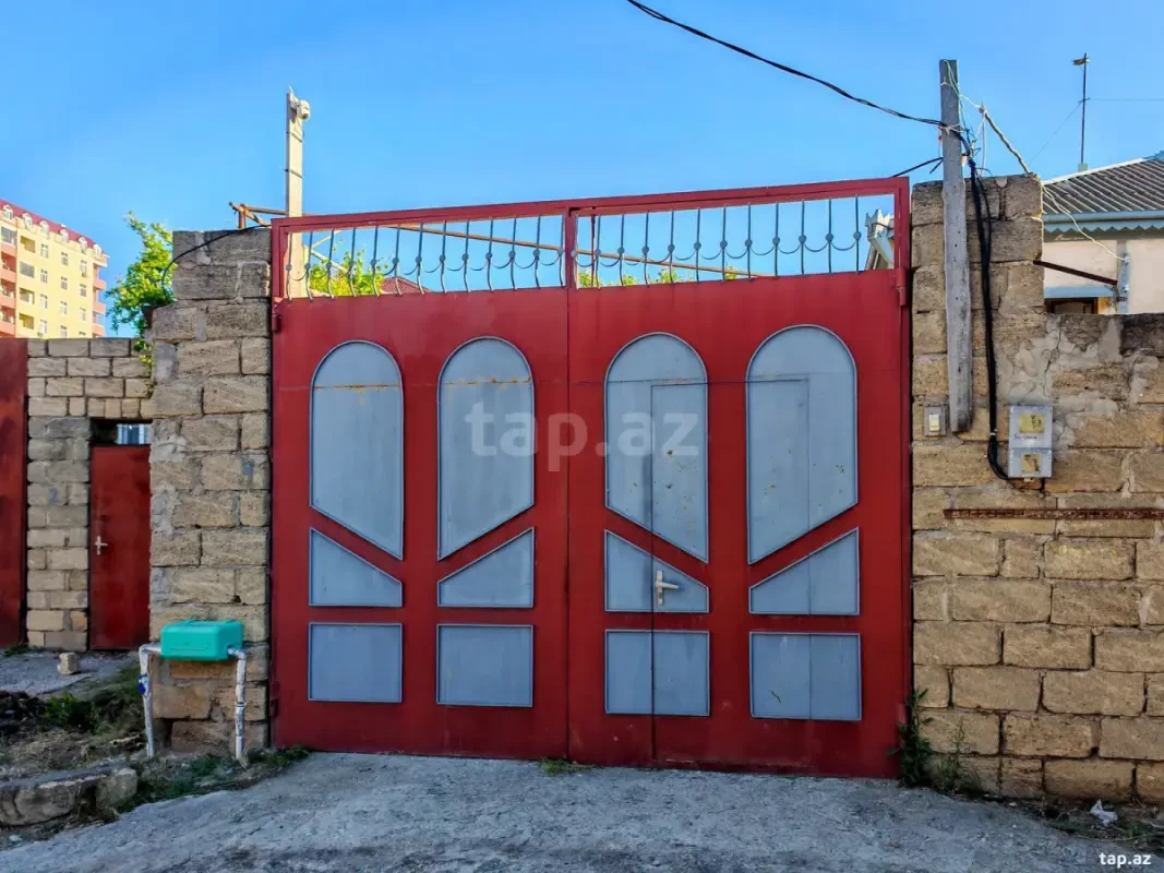 Satılır 5 otaqlı həyət evi 270 m²