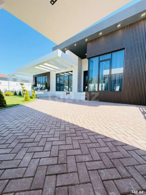 Satılır 4 otaqlı həyət evi 300 m²