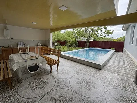 Kirayə verilir 4 otaqlı həyət evi 100 m² — Qax 4 otaq 100.00 m²