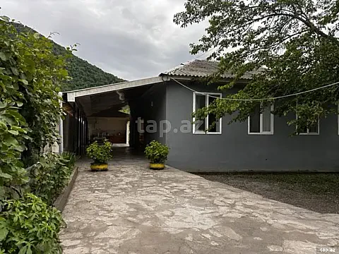 Kirayə verilir 3 otaqlı həyət evi 100 m² — Qax 3 otaq 100.00 m²