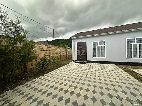 Kirayə verilir 3 otaqlı həyət evi 80 m² — Qəbələ 3 otaq 80.00 m²