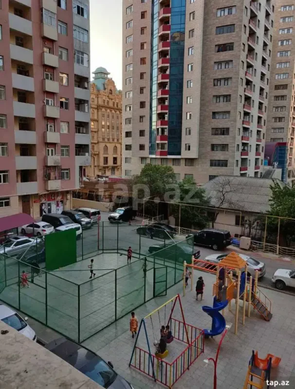 Kirayə verilir 3 otaqlı yeni tikili 120 m²
