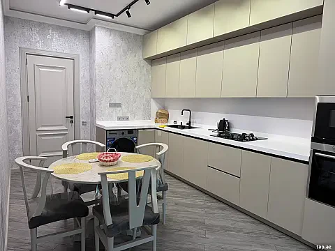 Kirayə verilir 3 otaqlı yeni tikili 127 m² — Bakı 3 otaq 127.00 m²