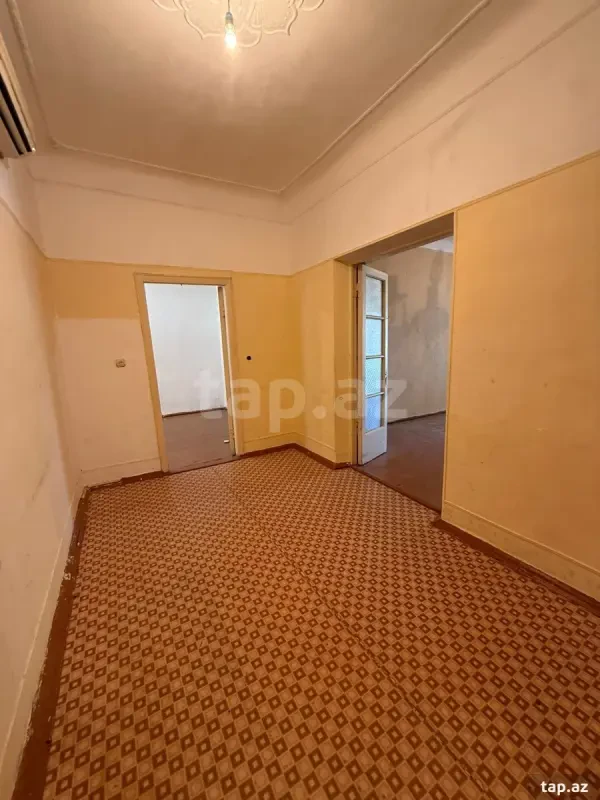 Satılır 3 otaqlı mənzil 110 m²