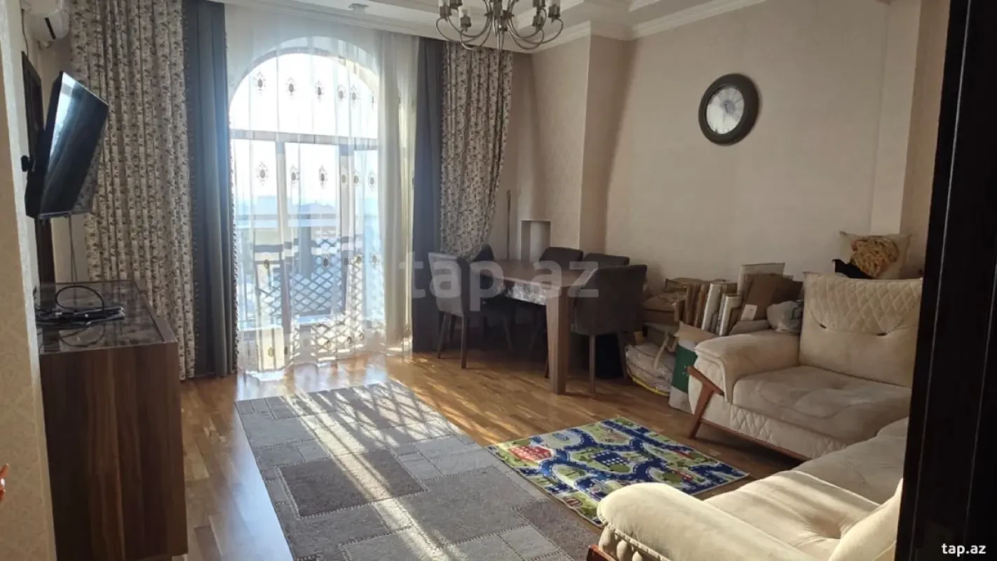 Kirayə verilir 3 otaqlı yeni tikili 80 m²