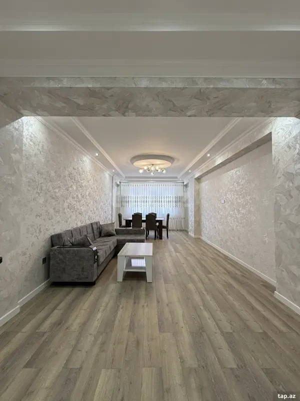 Kirayə verilir 3 otaqlı yeni tikili 130 m²