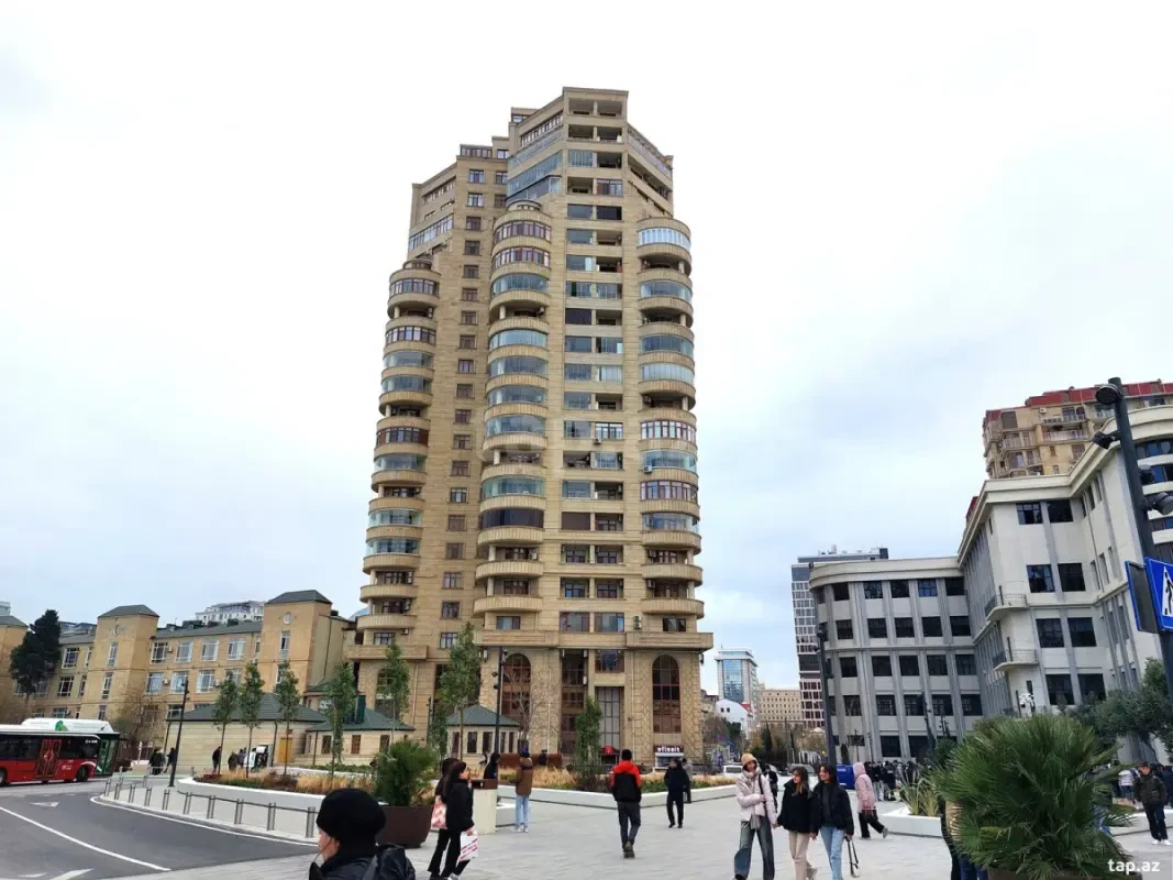 Satılır 4 otaqlı yeni tikili 172 m²