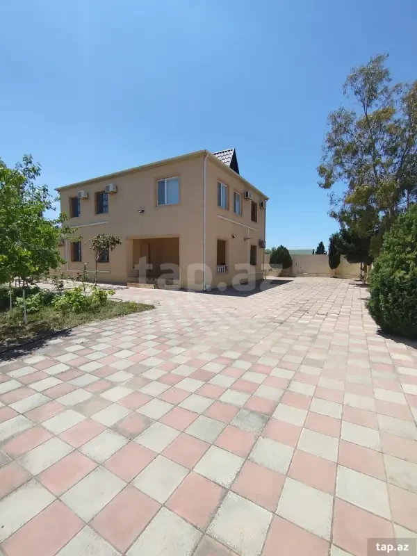 Satılır 6 otaqlı həyət evi 480 m²