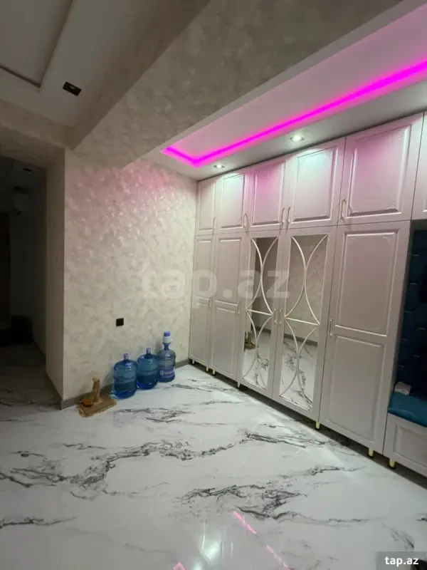 Kirayə verilir 3 otaqlı yeni tikili 90 m²