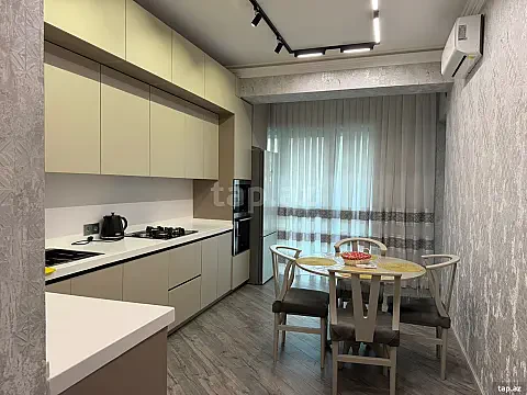 Kirayə verilir 3 otaqlı yeni tikili 130 m² — Bakı 3 otaq 130.00 m²