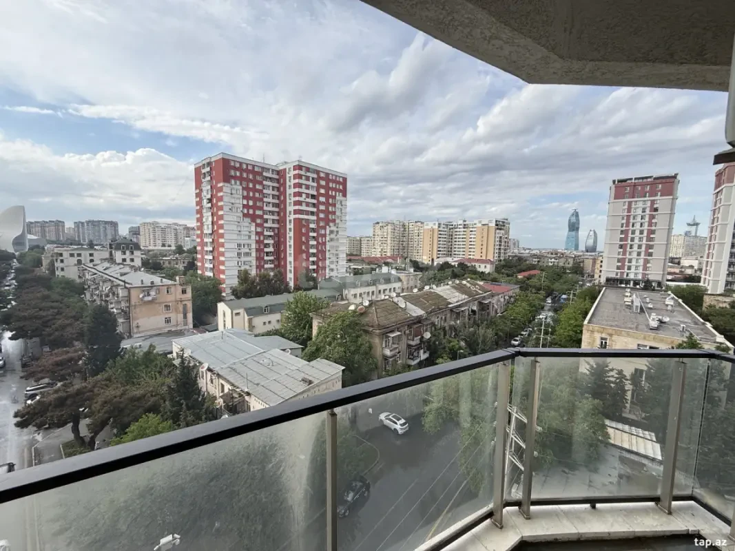 Satılır 3 otaqlı yeni tikili 85 m²