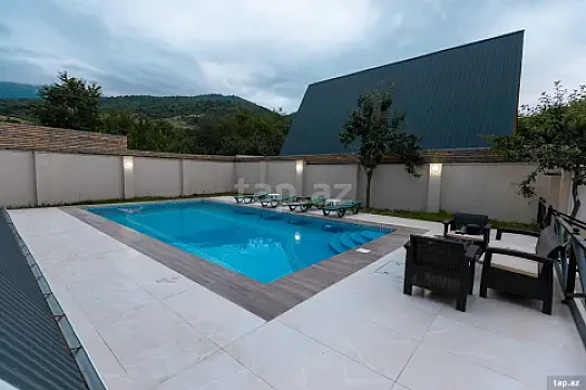 Kirayə verilir 5 otaqlı həyət evi 220 m² — Quba 5 otaq 220.00 m²