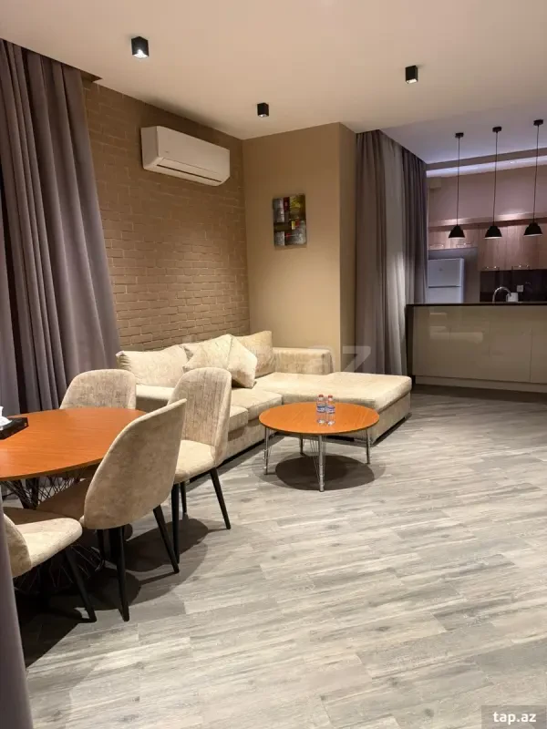 Kirayə verilir 2 otaqlı yeni tikili 100 m²