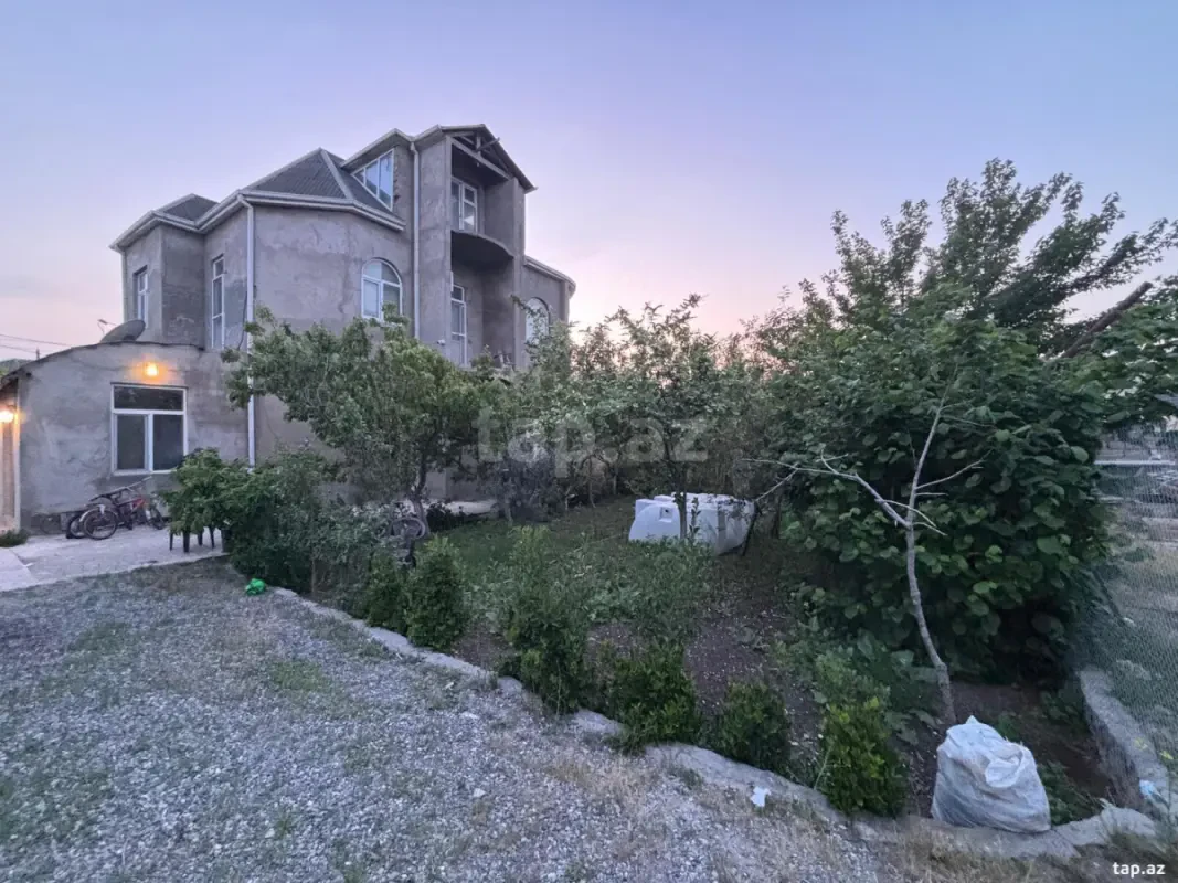 Kirayə verilir 6 otaqlı həyət evi 550 m²