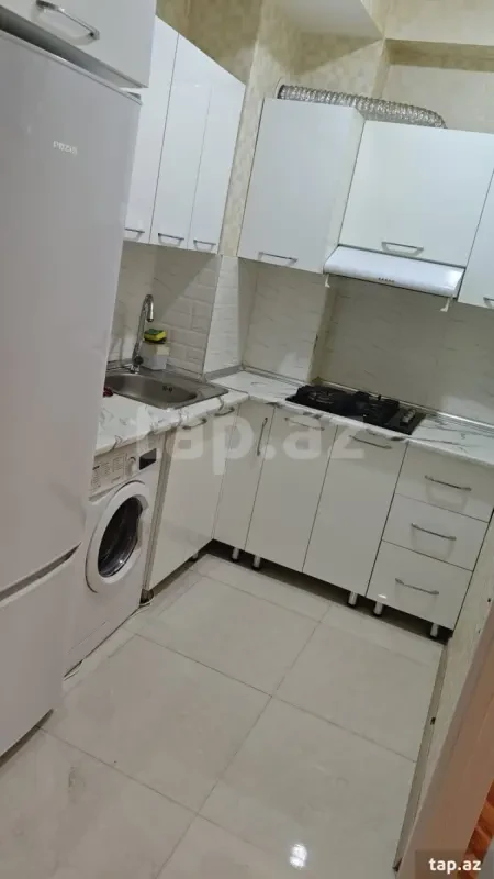 Kirayə verilir 2 otaqlı yeni tikili 50 m²
