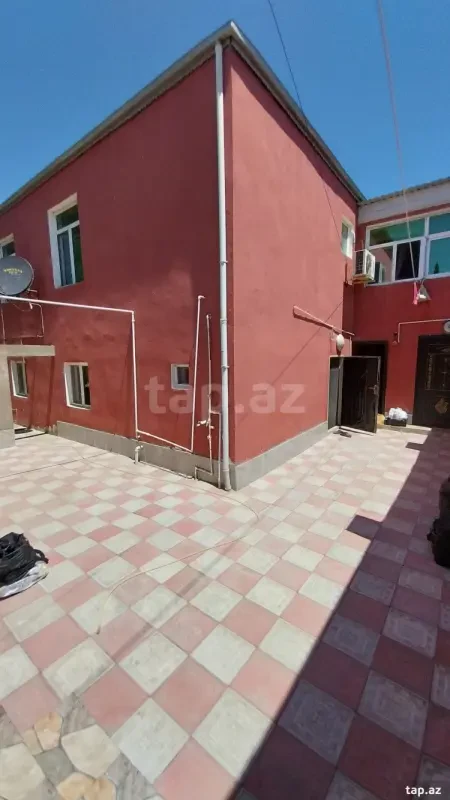 Satılır 6 otaqlı həyət evi 220 m²