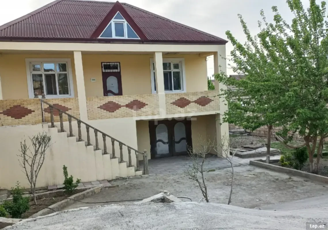 Satılır 4 otaqlı həyət evi 200 m²