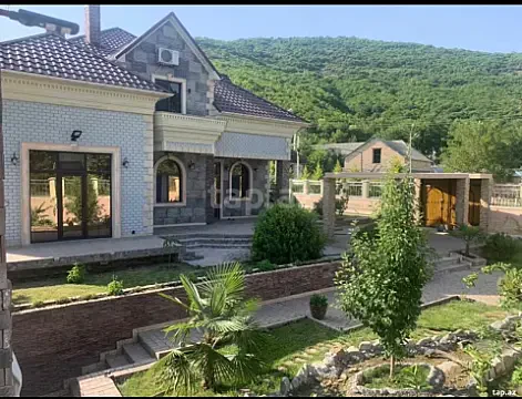 Satılır 7 otaqlı həyət evi 250 m² — Oğuz 7 otaq 250.00 m²