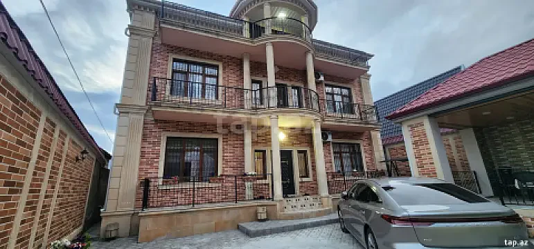 Kirayə verilir 7 otaqlı həyət evi 500 m² — Şəki 7 otaq 500.00 m²