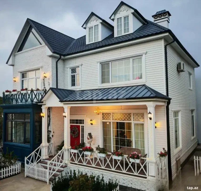 Satılır 7 otaqlı həyət evi 333 m²