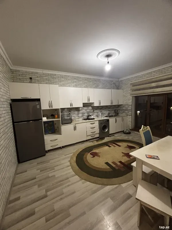 Satılır 4 otaqlı həyət evi 140 m²