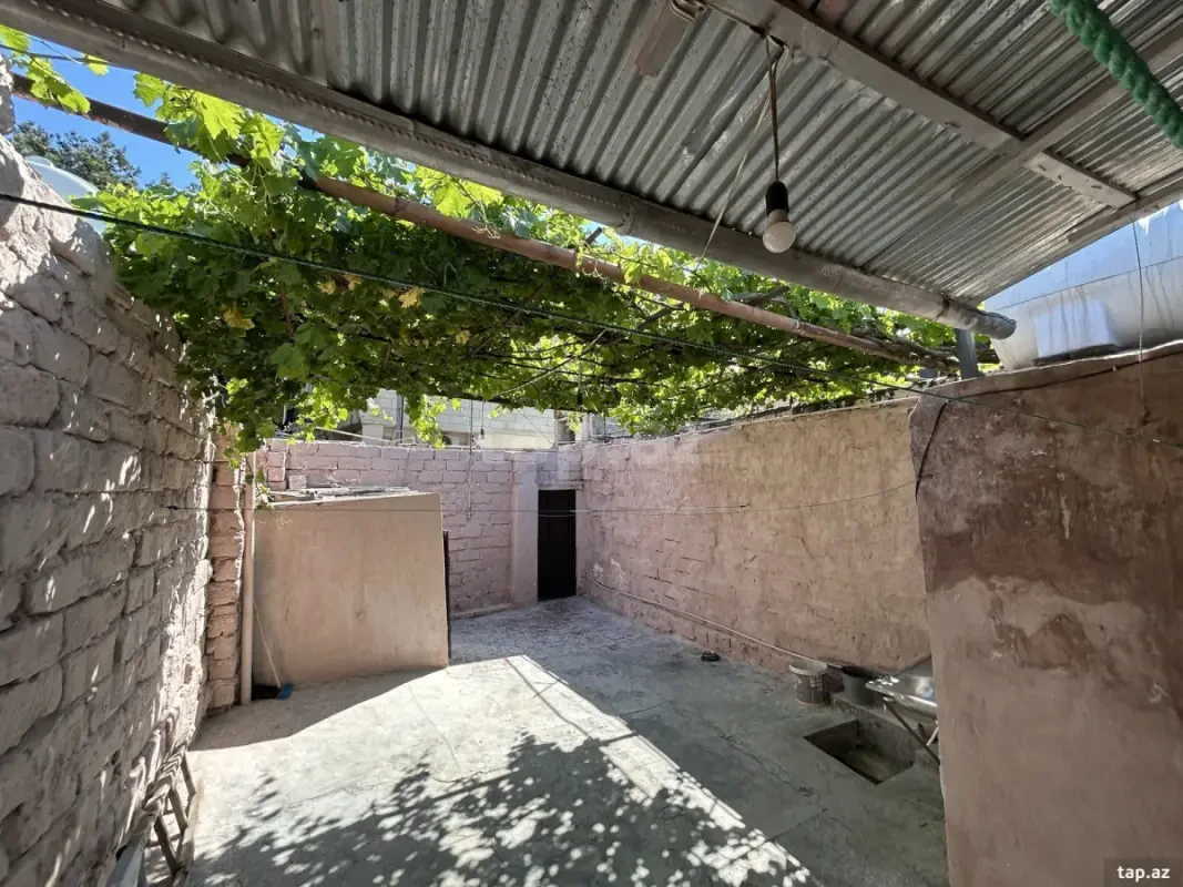 Satılır 1 otaqlı həyət evi 40 m²