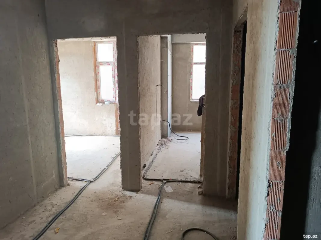 Satılır 3 otaqlı yeni tikili 80 m²