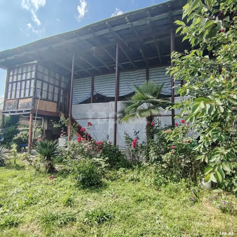 Satılır 4 otaqlı həyət evi 150 m²