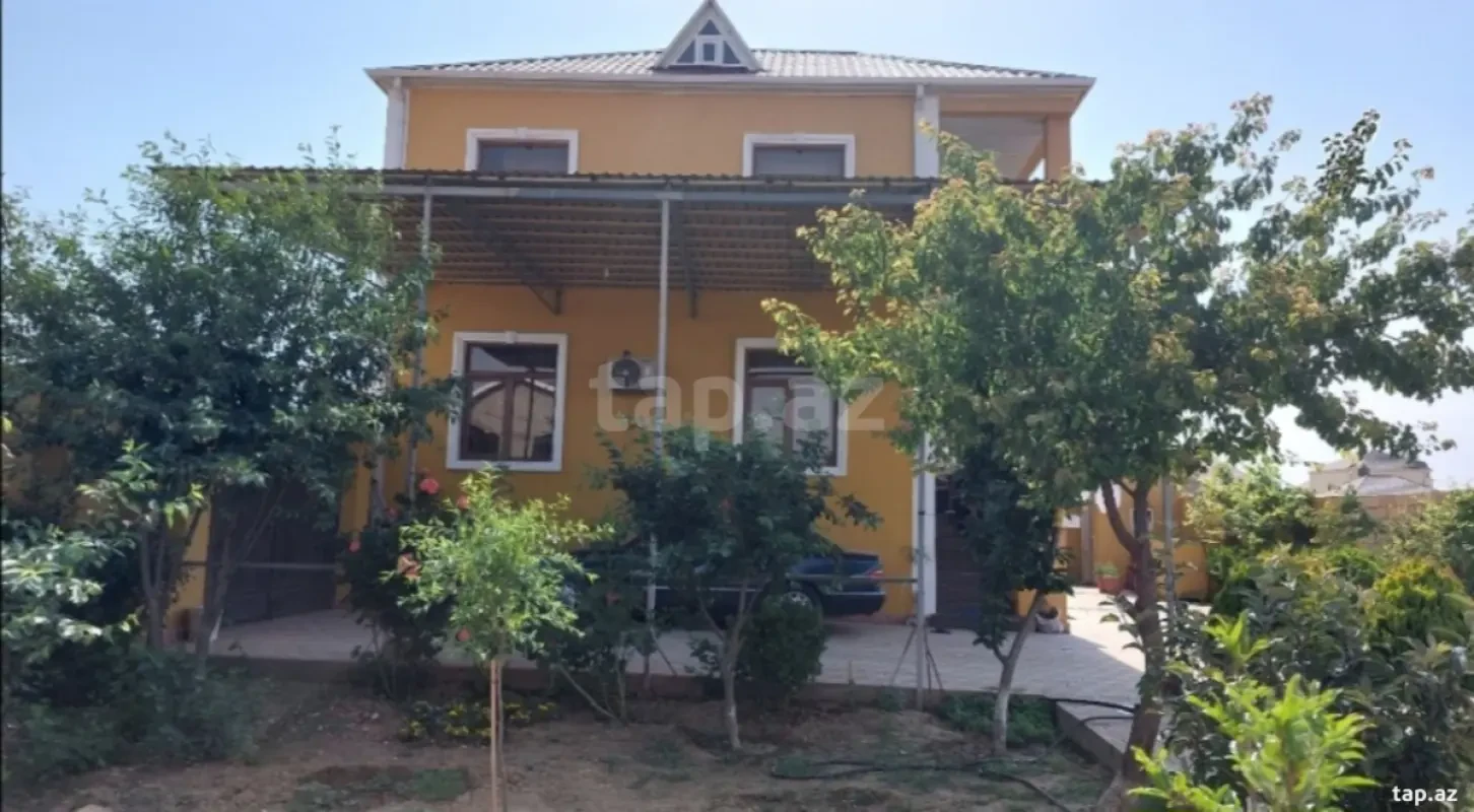 Satılır 6 otaqlı həyət evi 228 m²