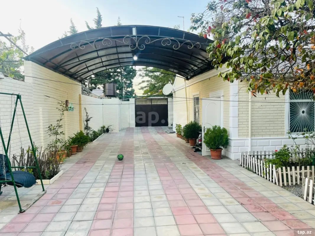 Satılır 4 otaqlı həyət evi 130 m²