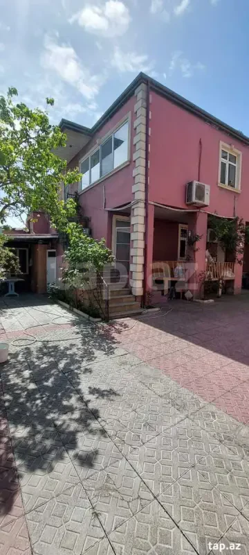 Satılır 8 otaqlı həyət evi 350 m²