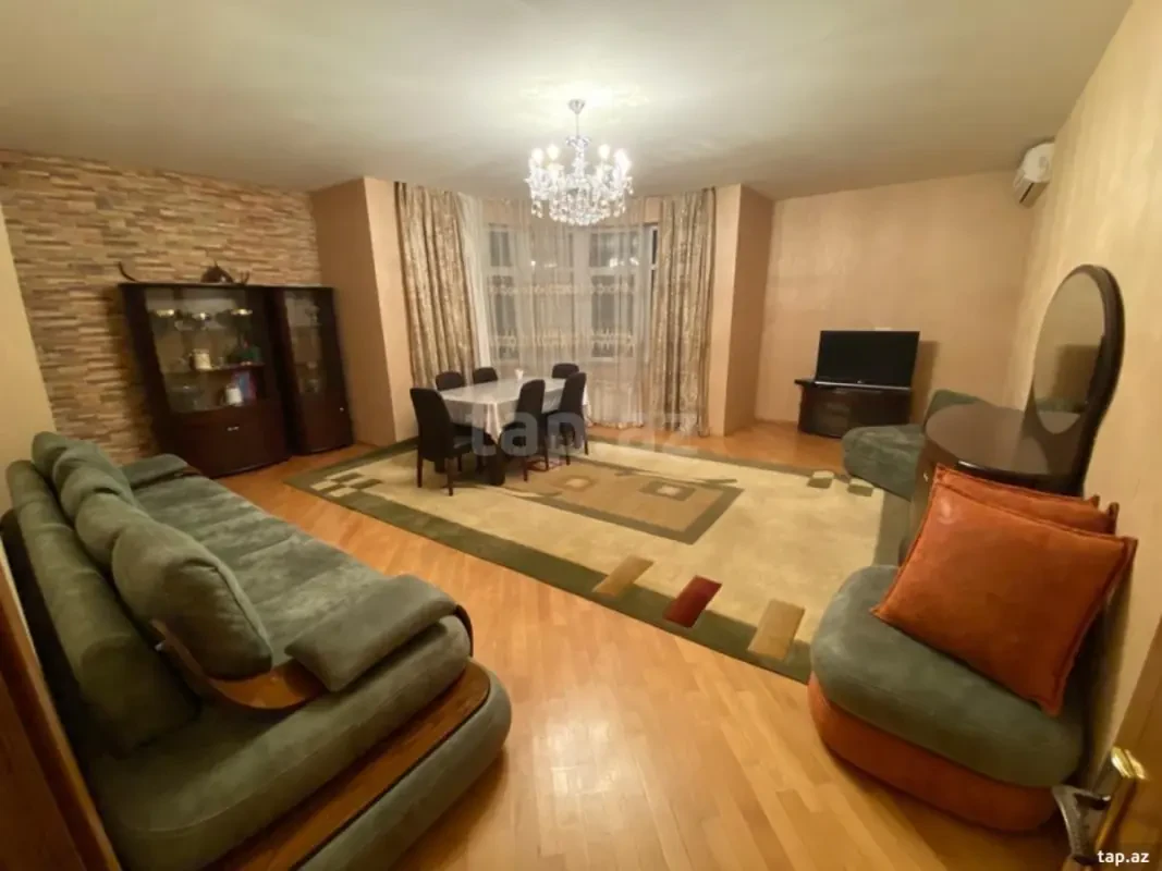 Kirayə verilir 3 otaqlı yeni tikili 148 m²