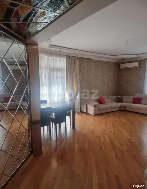 Satılır 4 otaqlı yeni tikili 180 m²