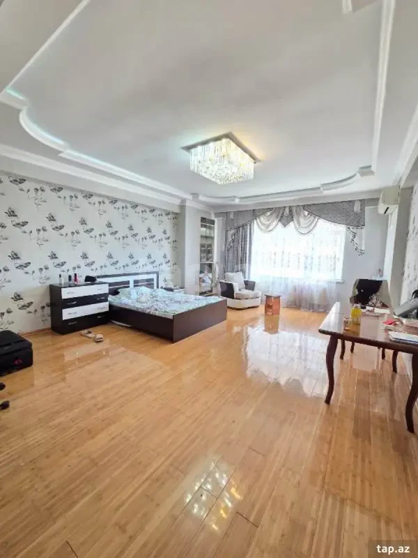 Satılır 3 otaqlı yeni tikili 130 m²