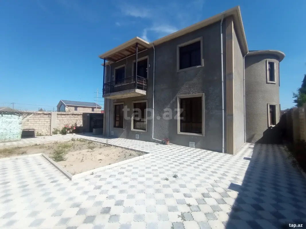 Satılır 5 otaqlı həyət evi 260 m²