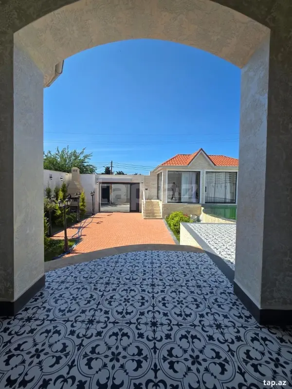 Satılır 5 otaqlı həyət evi 500 m²