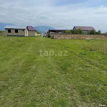 Satılır torpaq sahəsi — Şəki