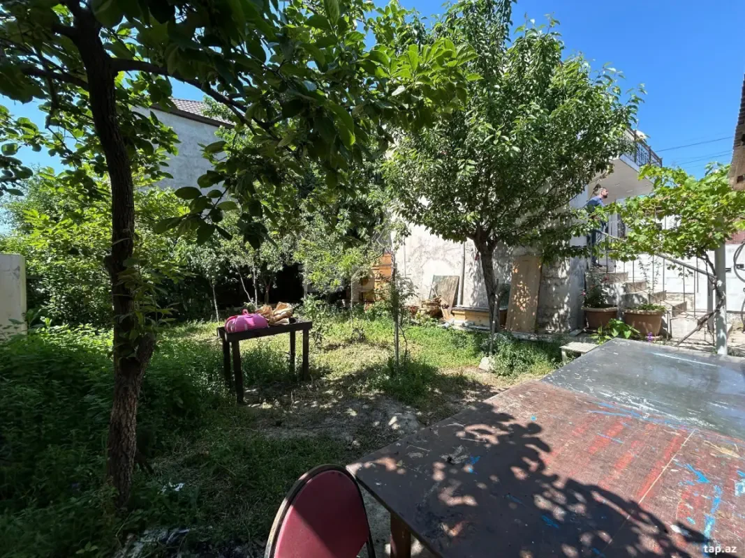 Satılır 4 otaqlı həyət evi 200 m²