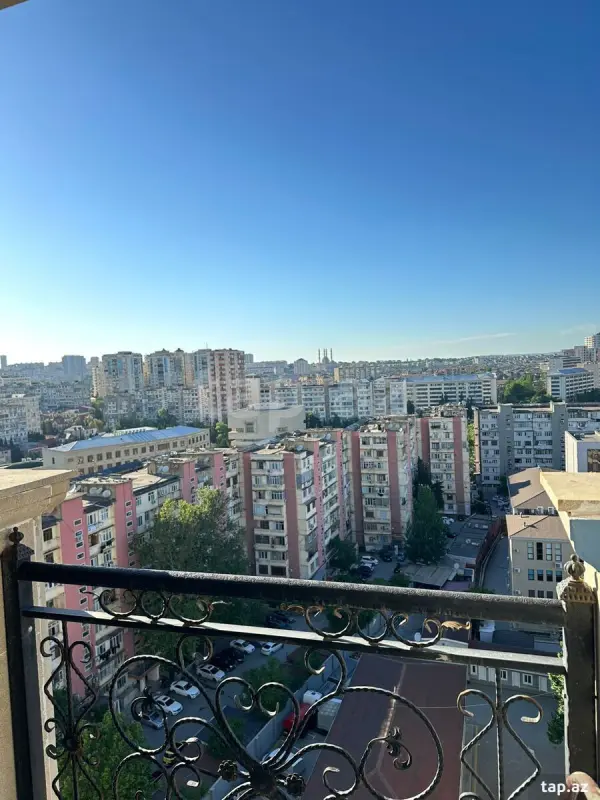 Kirayə verilir 3 otaqlı yeni tikili 142 m²