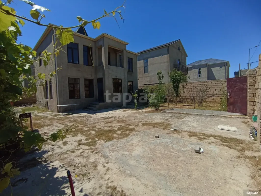 Satılır 5 otaqlı həyət evi 190 m²