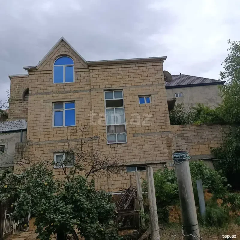 Satılır 6 otaqlı həyət evi 233.8 m²