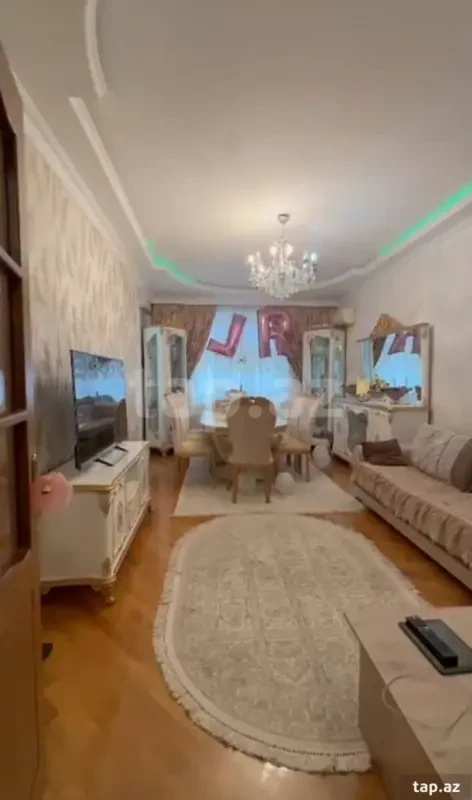 Satılır 4 otaqlı yeni tikili 140 m²