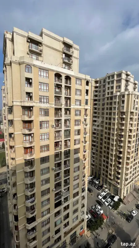 Satılır 4 otaqlı yeni tikili 130 m²