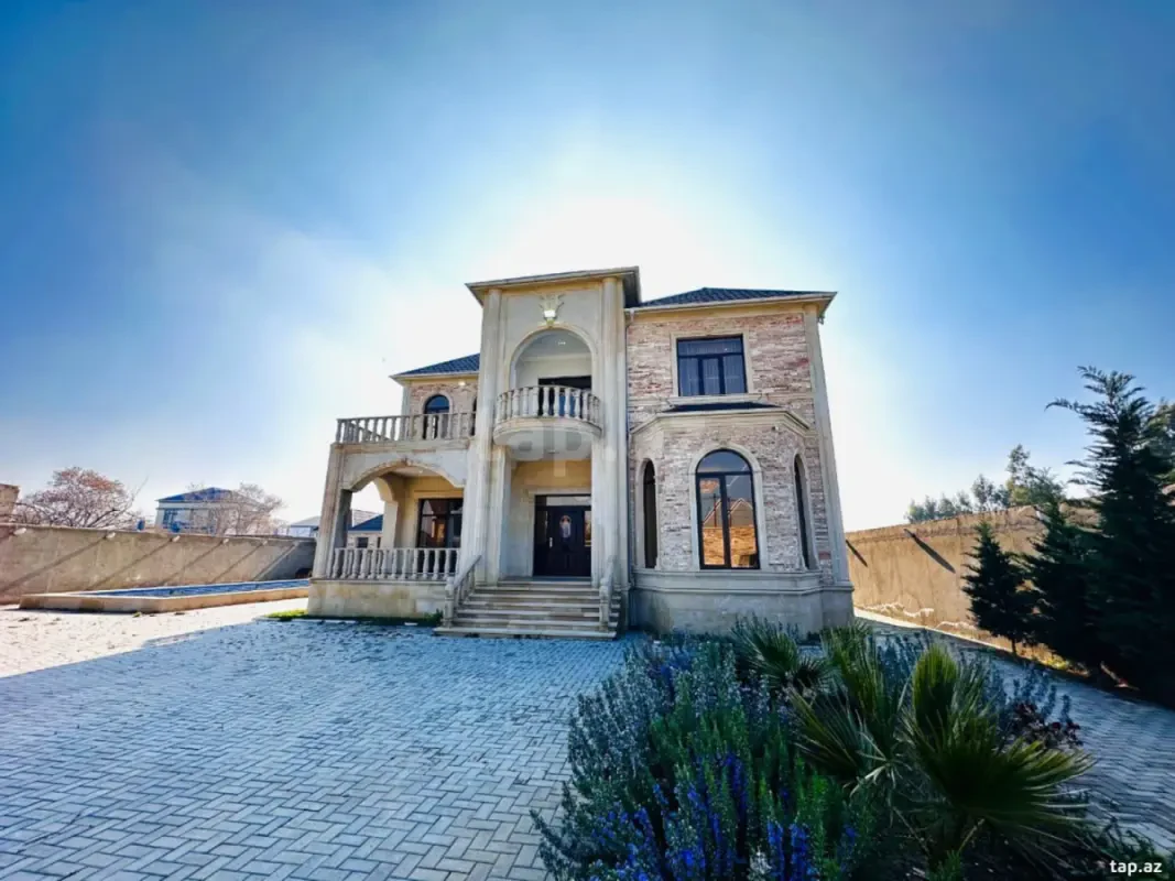 Satılır 5 otaqlı həyət evi 400 m²