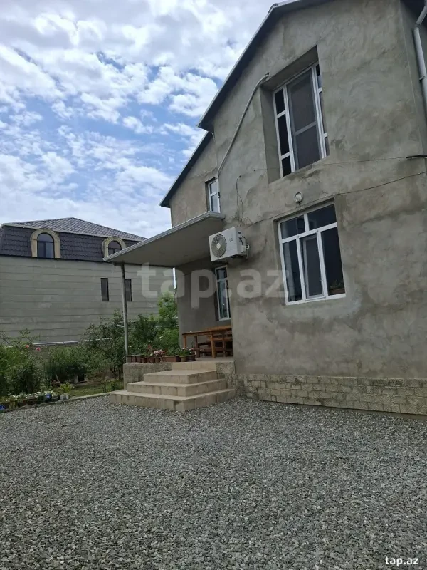 Satılır 6 otaqlı həyət evi 180 m²