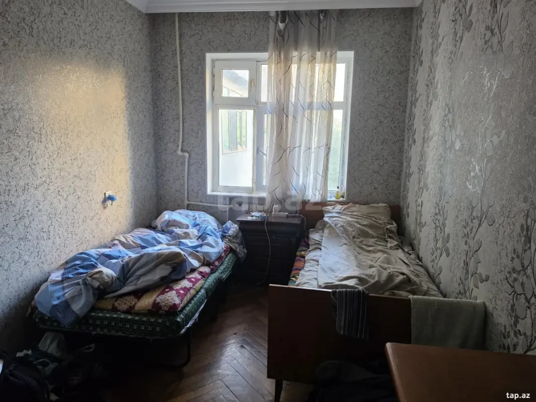 Kirayə verilir 4 otaqlı mənzil 140 m²