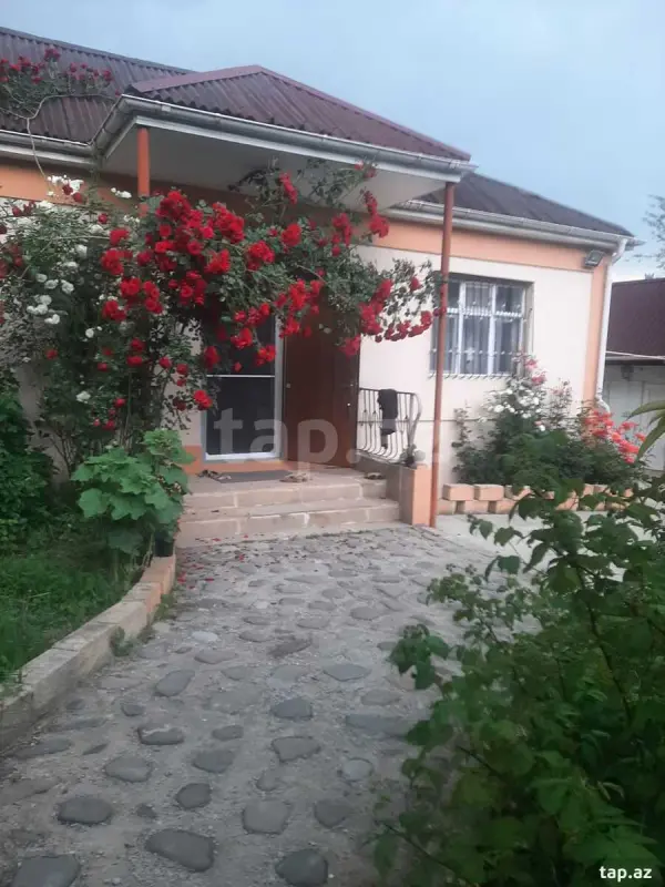 Kirayə verilir 3 otaqlı həyət evi 80 m²