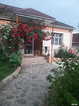 Kirayə verilir 3 otaqlı həyət evi 80 m² — Quba 3 otaq 80.00 m²