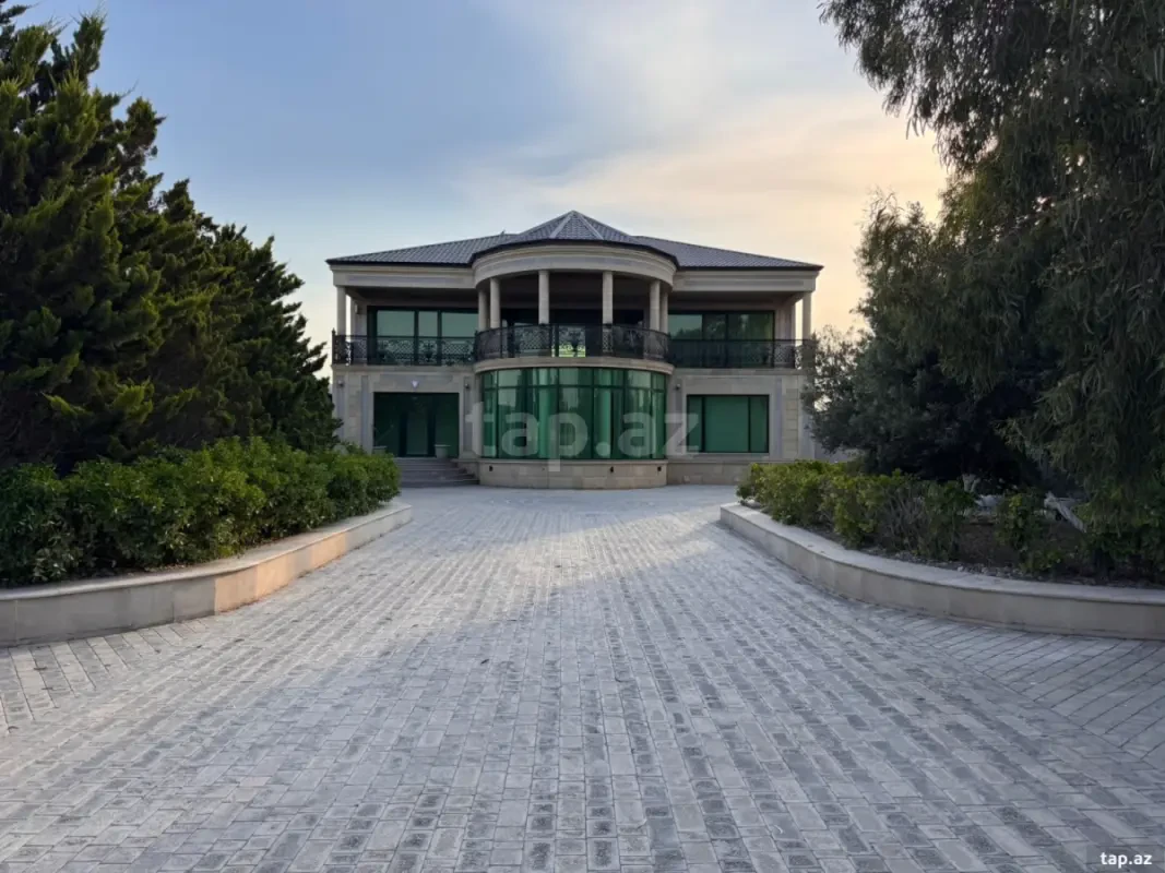 Kirayə verilir 6 otaqlı həyət evi 551 m²